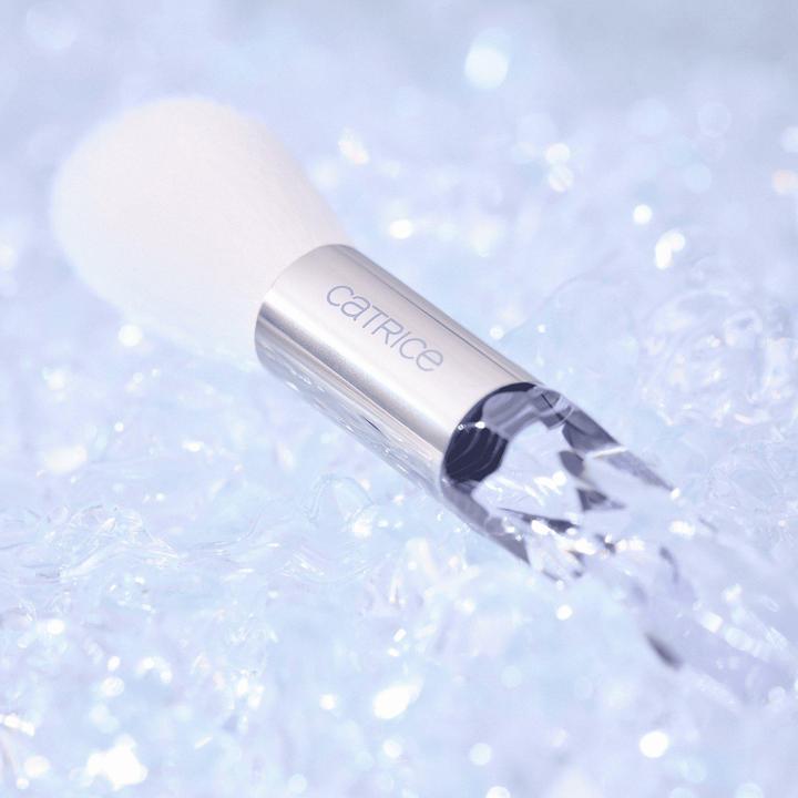 Actual product image Catrice Highlighter brush Arctic Illusion (Highlighter)