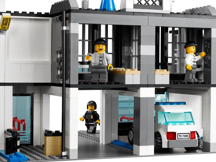 Produktbild LEGO Polizeistation (7498, LEGO City)