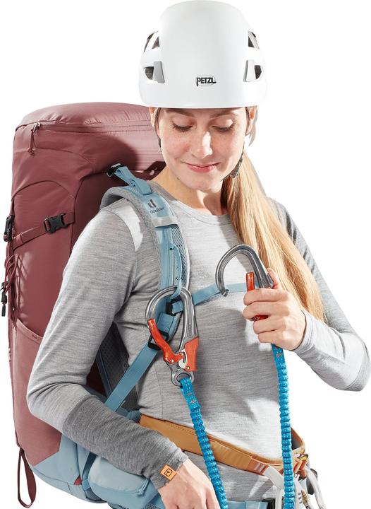 Actual product image Deuter Trail Pro 34 (34 l)
