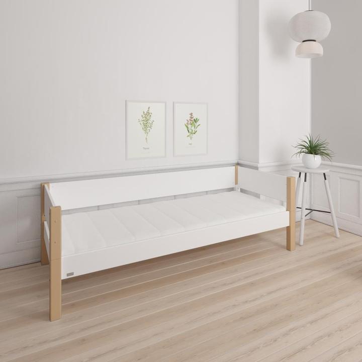 Actual product image Manis-h Manis h LUNA Cot with pull-out bed and 2 drawers Snow white with beech posts (90 x 200 cm)