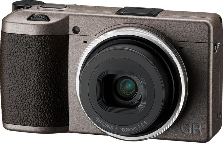 Image du produit RICOH GR III Édition Journal (18,3mm, 24.20 Mpx, APS-C / DX)