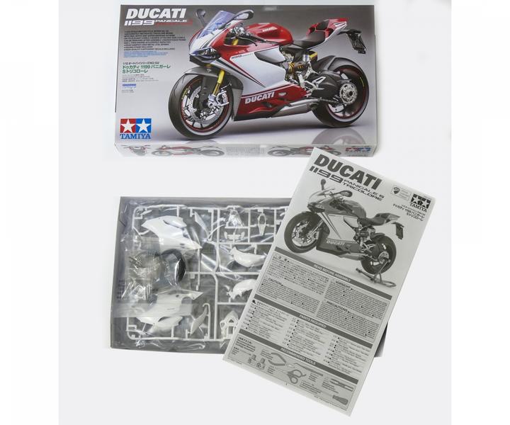Actual product image Tamiya Ducati 1199 Panigale S Tricolore