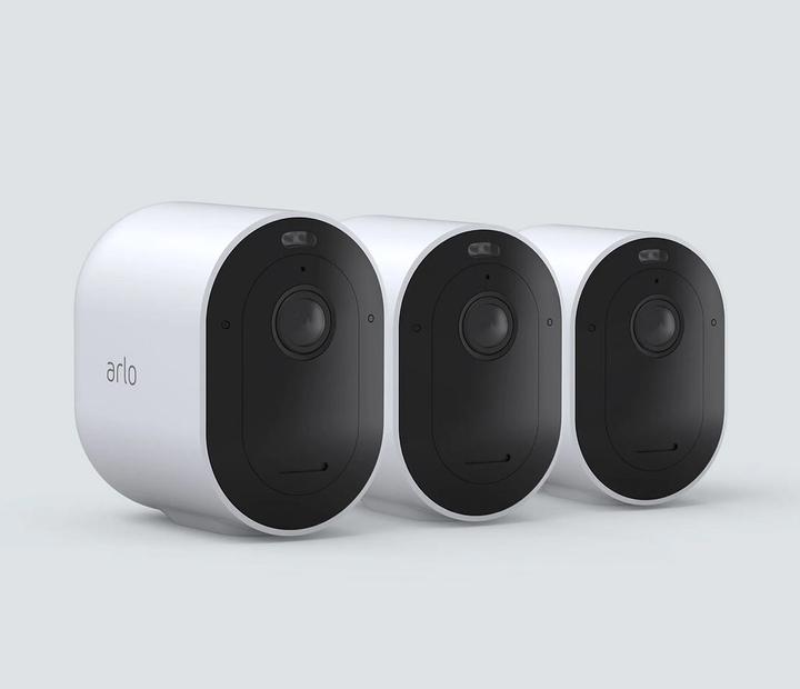 Productafbeelding Arlo Pro 4 Spotlight VMC4350P-100EUS Set van 3 (2688 x 1520 pixels)