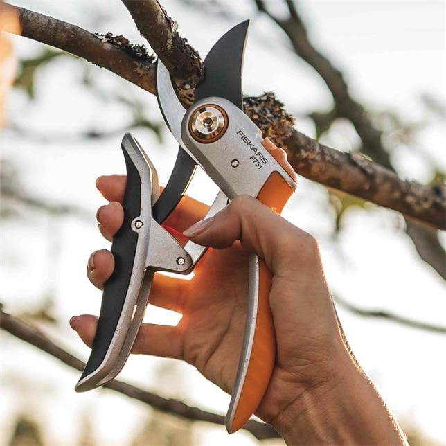 Actual product image Fiskars Plus PowerLever metal secateurs with folding blade (P751)