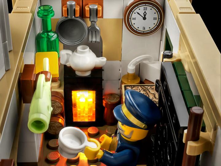 Productafbeelding LEGO Gemotoriseerde vuurtoren (21335, LEGO Ideeën, LEGO Zeldzame Sets)
