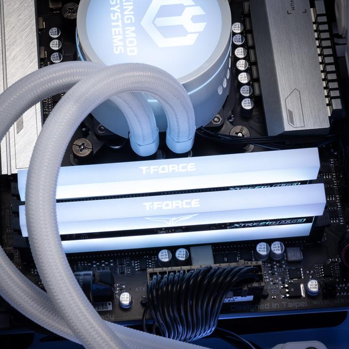 Actual product image Team Group T-Force Xtreem ARGB, DDR4-3200, CL16 - 32 GB Dual Kit (2 x 16GB, 3200 MHz, DDR4-RAM, DIMM)