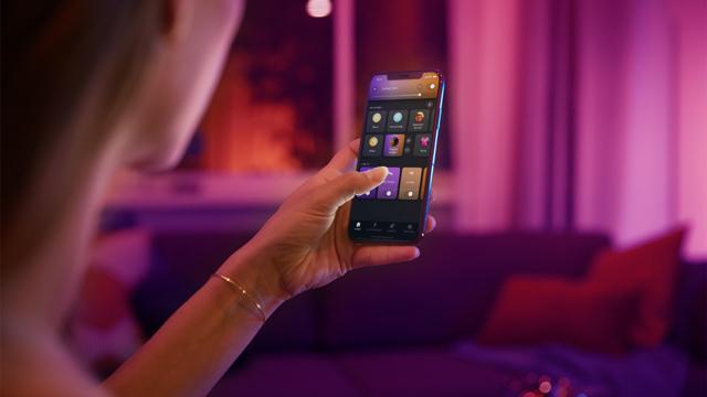 Produktbild Philips Hue White & Color BT (E14, 5.30 W, 470 lm, 1 x, G)