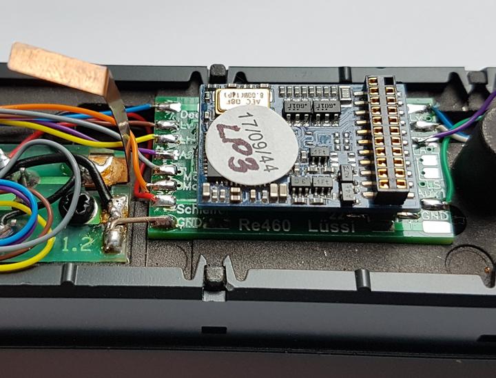 Produktbild Lüssi Decoder-Adapter für Märklin Re 460, 21MTC, für Umbau auf LED mit 8086