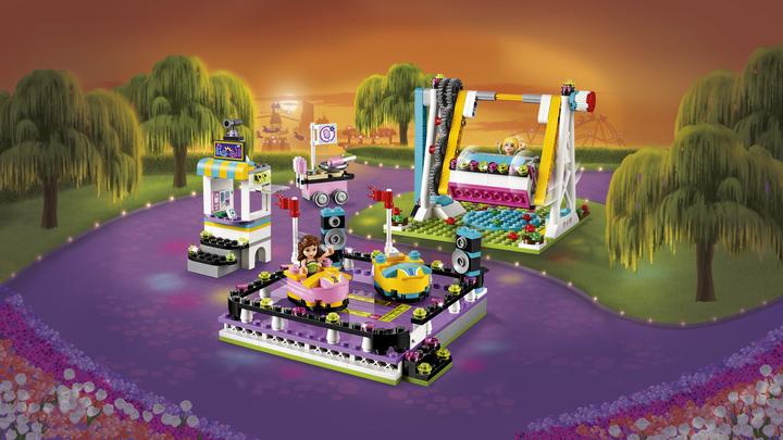 Image du produit LEGO Autos-tamponneuses Friends dans un parc d'attractions (41133, LEGO Friends)