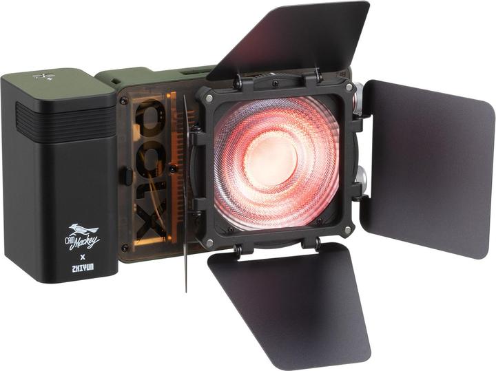Actual product image Zhiyun MOLUS X100RGB - LED Light with EUR plug (Video light)