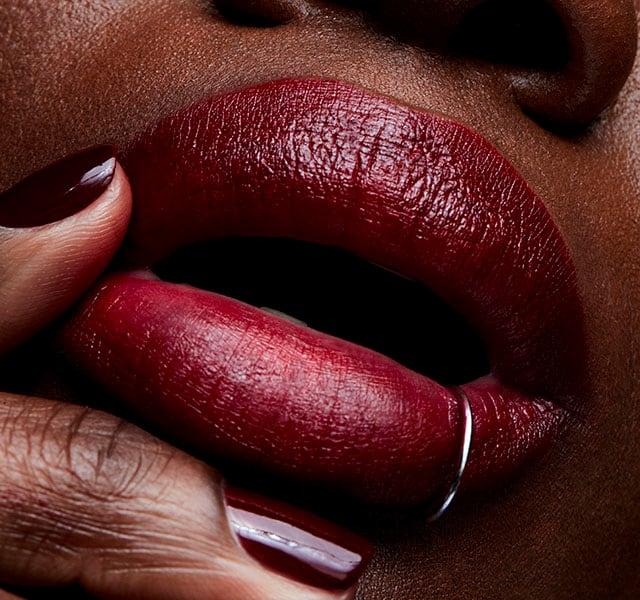 Produktbild MAC Cosmetics Lipstick (811 M-A-C RED)