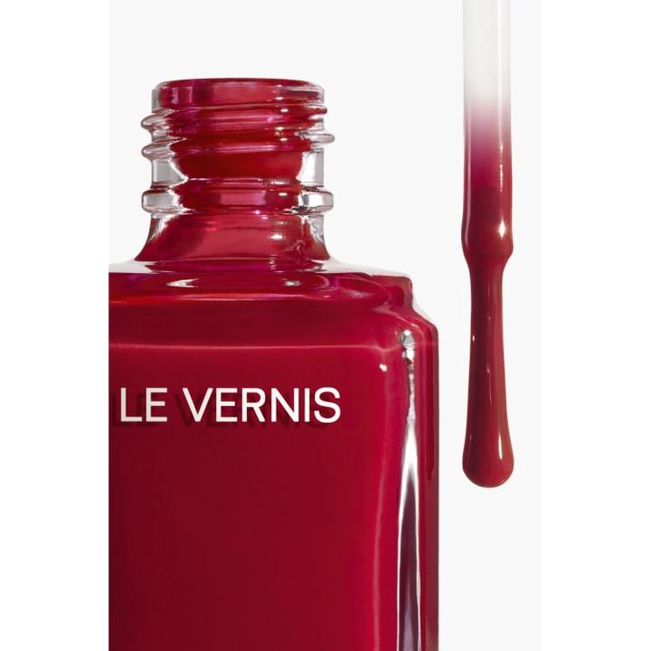 Actual product image Chanel Le Vernis 151 Pirate (151, Colour paint)