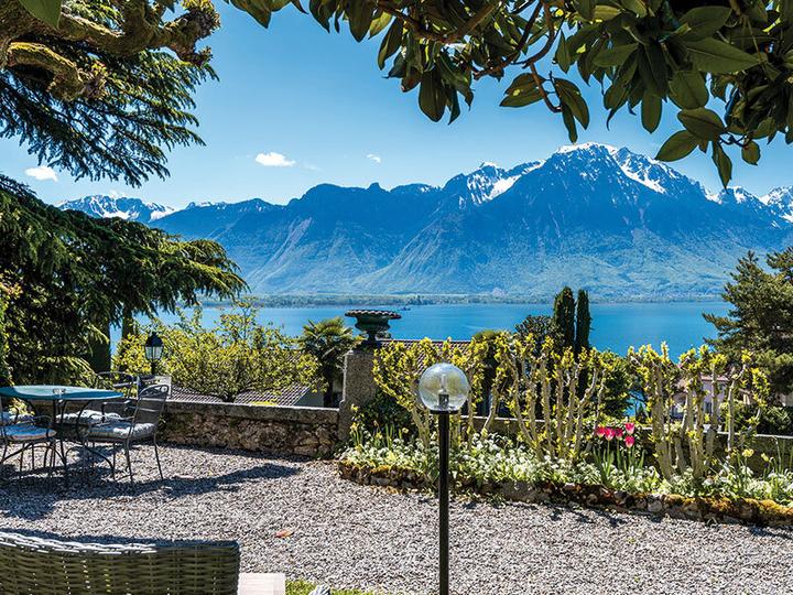 Image du produit Smartbox Séjour romantique au bord du lac Léman avec entrée au château de Chillon (2 pers.)