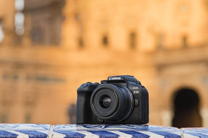 Actual product image Canon EOS R10 - (EU) (24.20 Mpx, APS-C / DX)