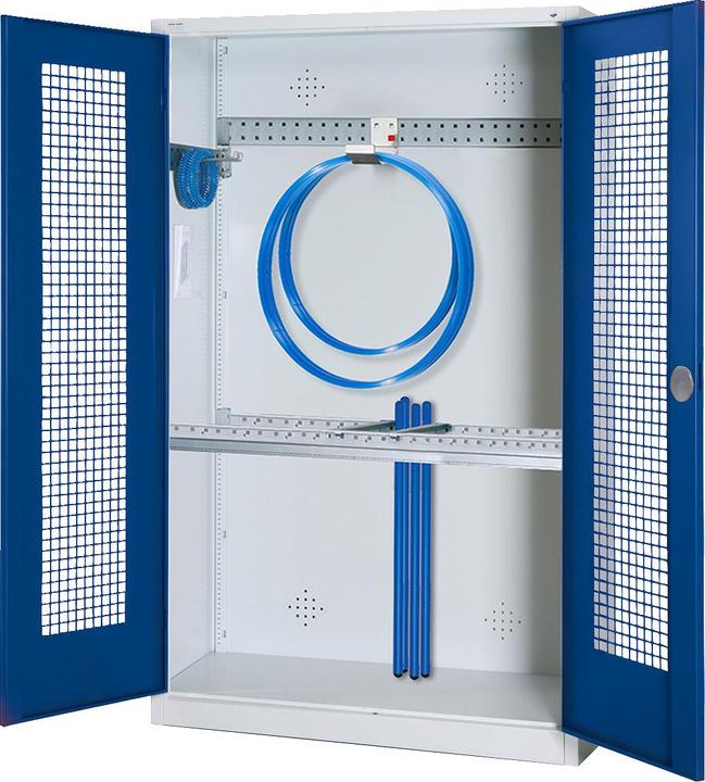 C+P Modul-Sportgeräteschrank mit Grundausstattung (HxBxT: 195x120x50 cm, mit Lochblech-Flügeltüren)