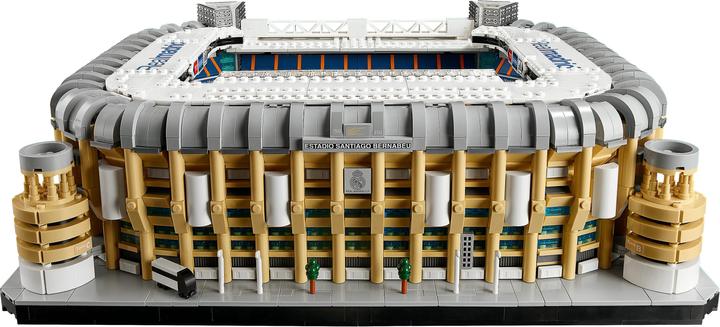 Produktbild LEGO Real Madrid - Santiago Bernabéu Stadion (10299, LEGO Icons, LEGO Seltene Sets)