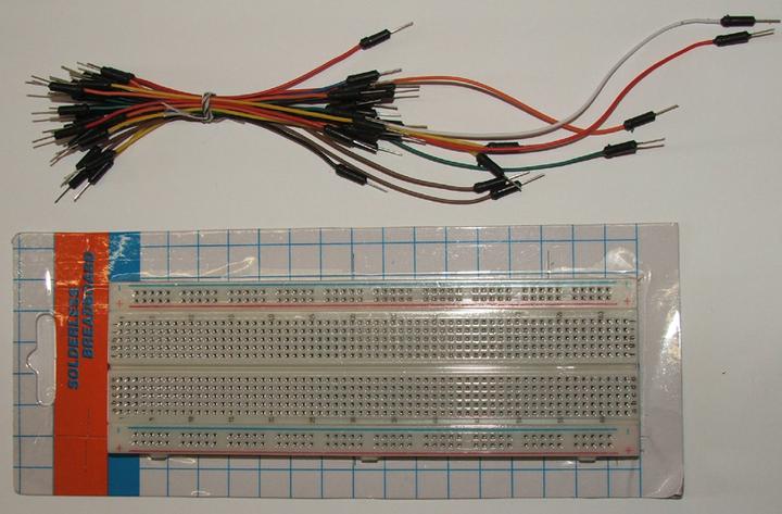 Actual product image Play-Zone Hole grid plug-in board breadboard with 26 pcs. jumper cables (Breadboard)