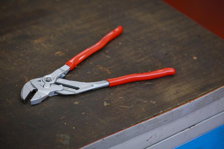 Productafbeelding Knipex TangsleutelTang en moersleutel in één gereedschap 86 03 300 (300 mm)
