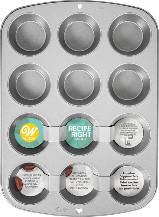Actual product image Wilton Muffin tin with 12 wells (5 cm)