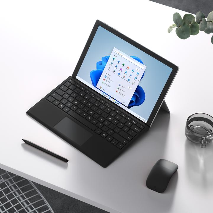 Produktbild Microsoft Surface Pro Keyboard (DE, Kabelgebunden)