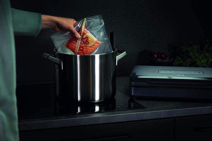 Produktbild AEG A6-1-6AG mit Wet & Dry Funktion, Grau