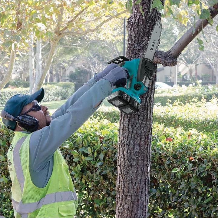 Actual product image Makita DUC302Z Battery Chainsaw (Battery chain saw)