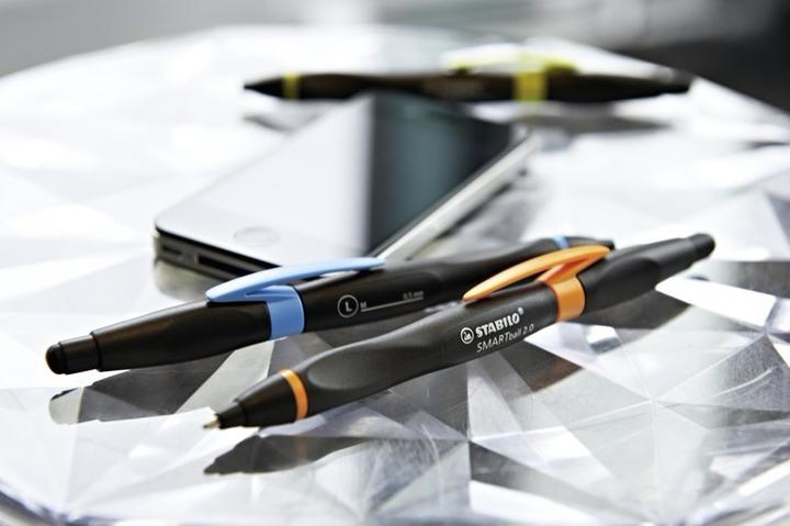 Produktbild STABILO Kugelschreiber & Stylus für Tablets & Smartphones für Linkshänder - SMARTball 2.0 in schwarz (Blau, Schwarz)