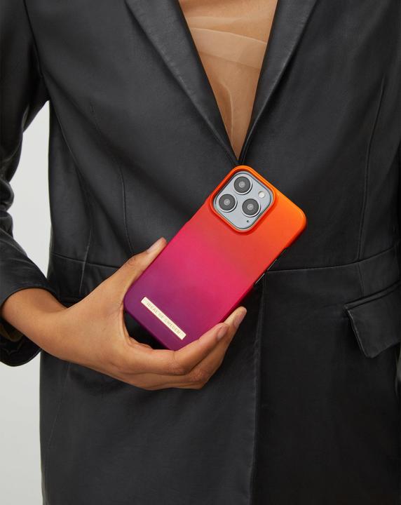 Produktbild iDeal Of Sweden Designer Hard-Cover Vibrant Ombre (Apple iPhone 13, Apple iPhone 14)