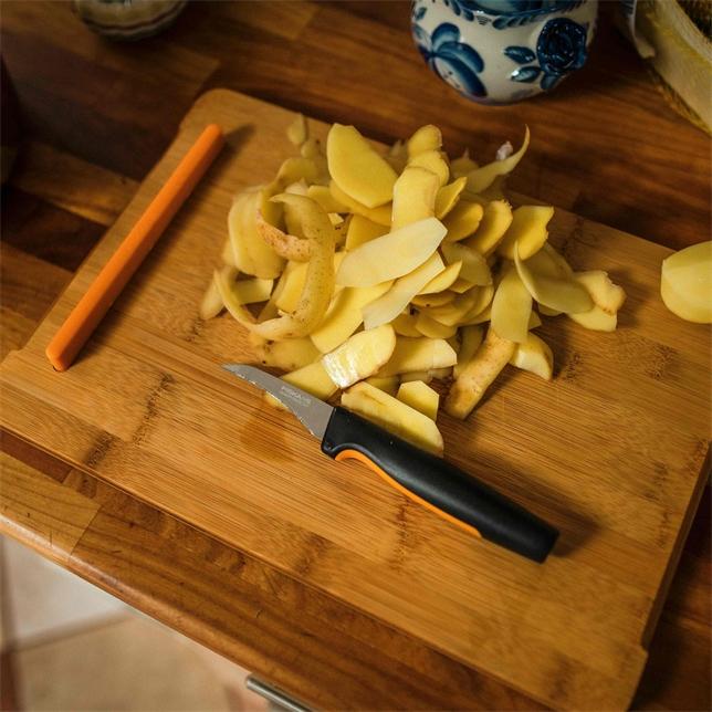 Produktbild Fiskars 1057545 Gemüsemesser, 19cm (6.80 cm)