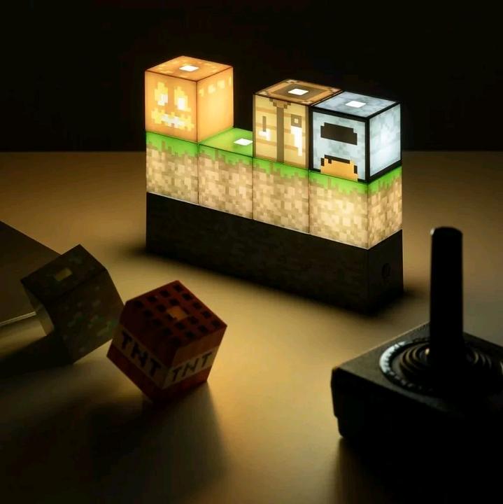 Actual product image Paladone Products Minecraft Block Building Light EU