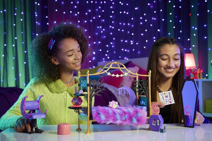 Actual product image Monster High Clawdeen Wolf Bedroom