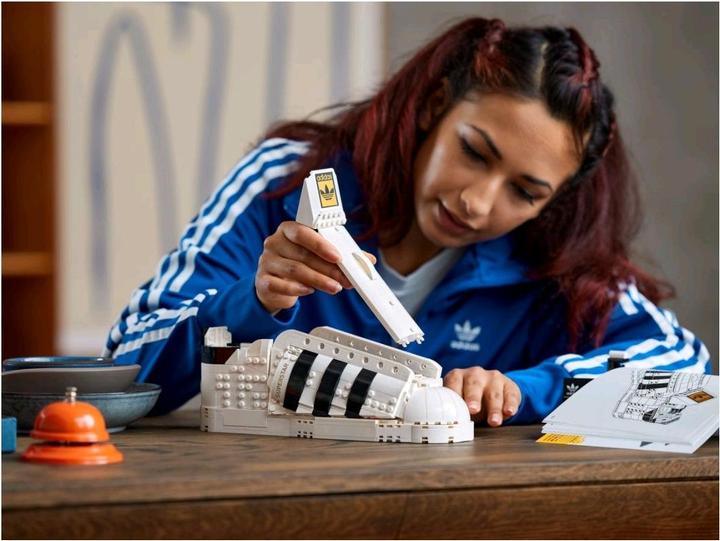Actual product image LEGO Adidas Originals Superstar (10282, LEGO Icons)
