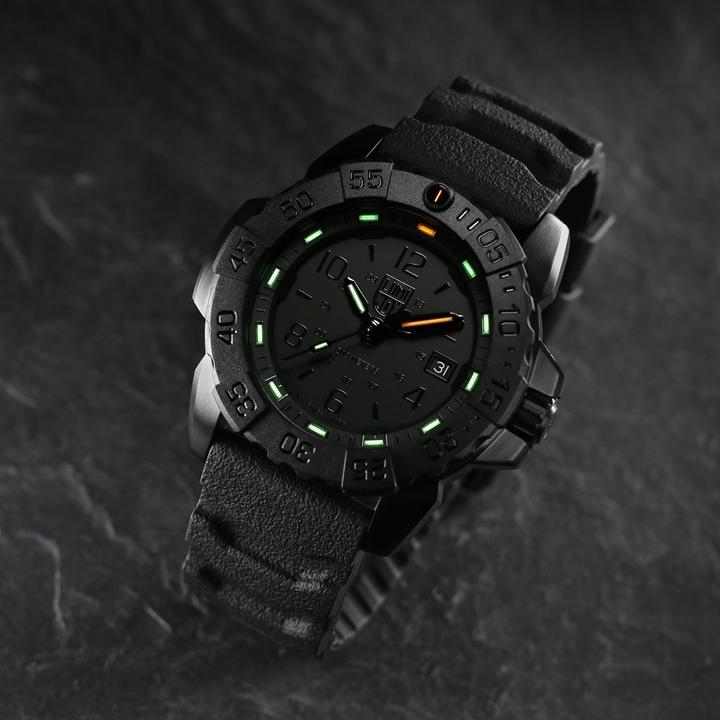 Immagine prodotto Luminox Acciaio Navy Seal Serie 3250 (Orologio sub, 45 mm)