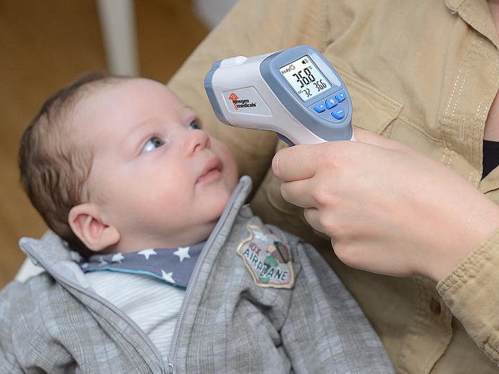Produktbild Newgen medicals Thermometer (Ohr, Stirn)