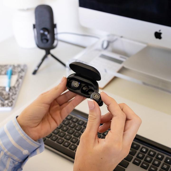 Produktbild JLab Audio JBuds Air Pro (keine Geräuschunterdrückung, 9 h, Kabellos)