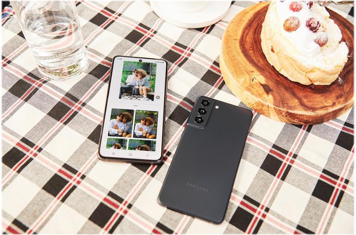 Produktbild Samsung Galaxy S21 FE 5G Enterprise Edition (128 GB, Graphite, 6.40", Dual SIM, 12 Mpx, 5G)