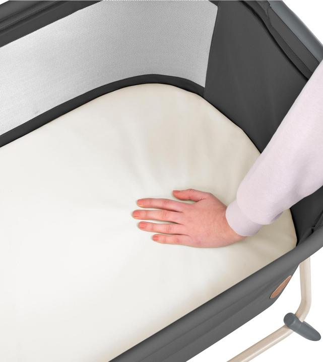 Actual product image Maxi-Cosi Tori co-sleeper Beyond Graphite Eco