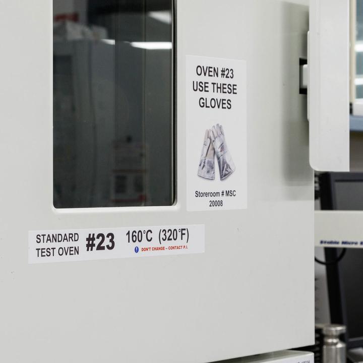 Actual product image Brady J20-19-2550, paper, white, 76.20 x 50.80 mm, permanent (550 labels)
