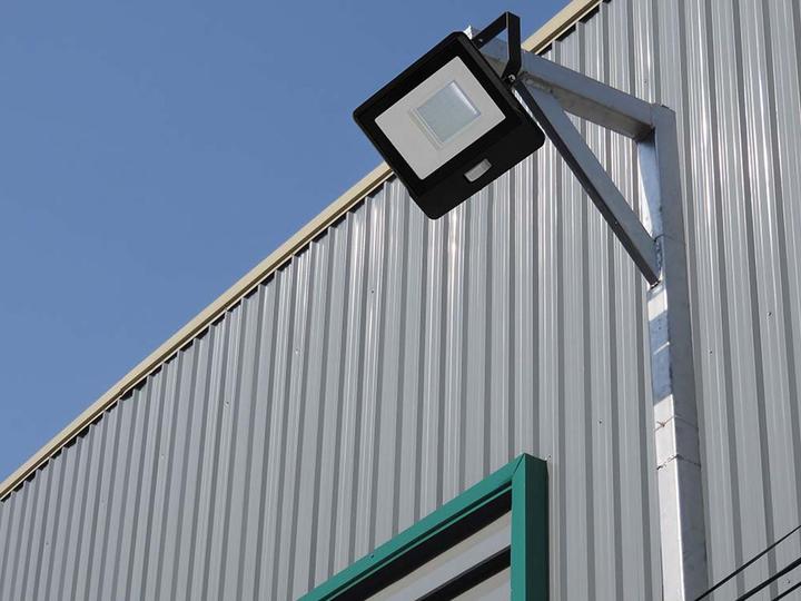Actual product image V-TAC VT158S1 50W LED PIR Sensor Floodlight SAMSUNG Chip White Body 4000K 1M Cable (4000 lm)