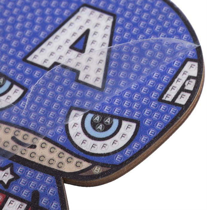 Immagine prodotto Craft Buddy Capitan America, figura artistica in cristallo di circa 11x8 cm