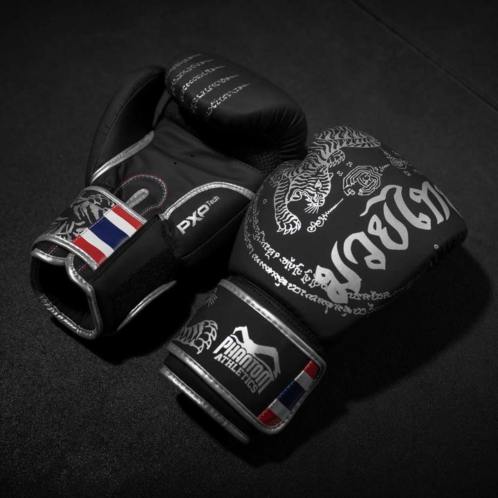 Produktbild Phantom Athletics Boxhandschuhe Muay Thai - Limited Silver Edition (12 OZ, One Size)
