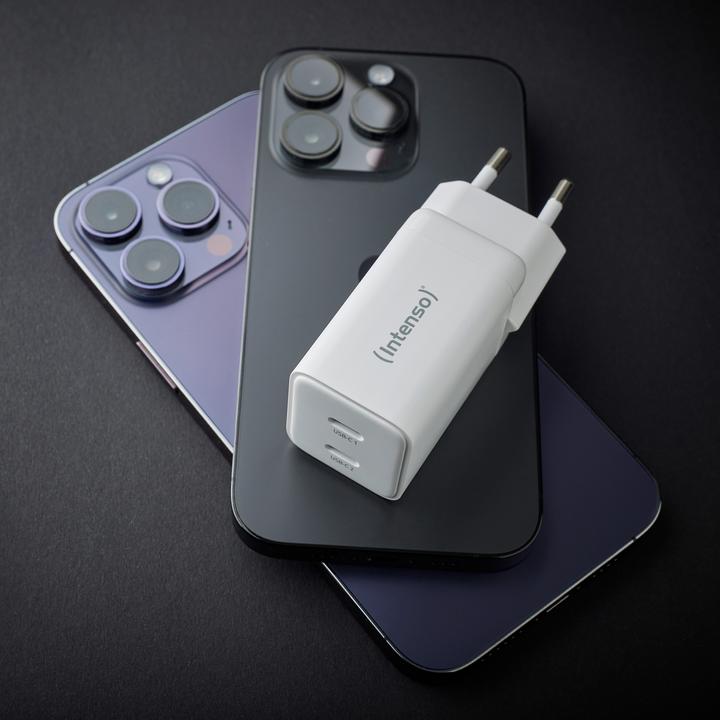 Actual product image Intenso 2x USB-C GAN adapter white (40 W)