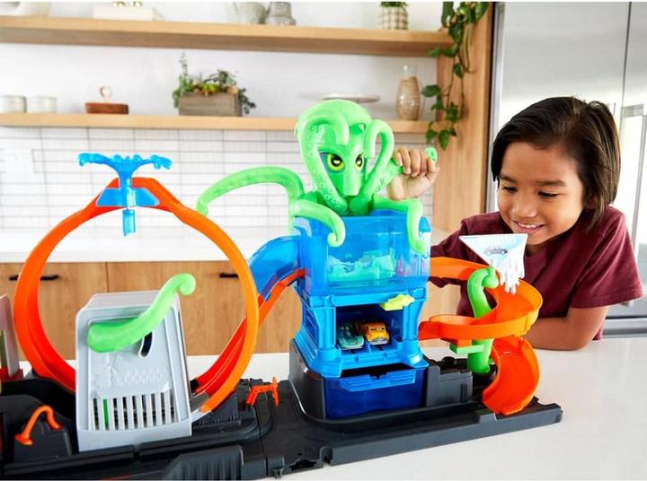 Actual product image Hot Wheels Ultimate Octo Car Wash