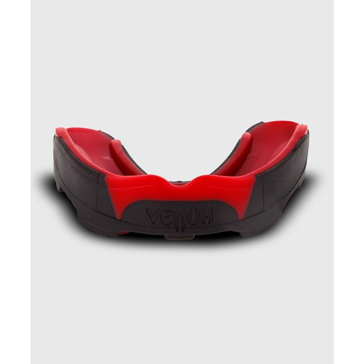 Actual product image Venum Predator Mouthguard-Black/Red (One size)