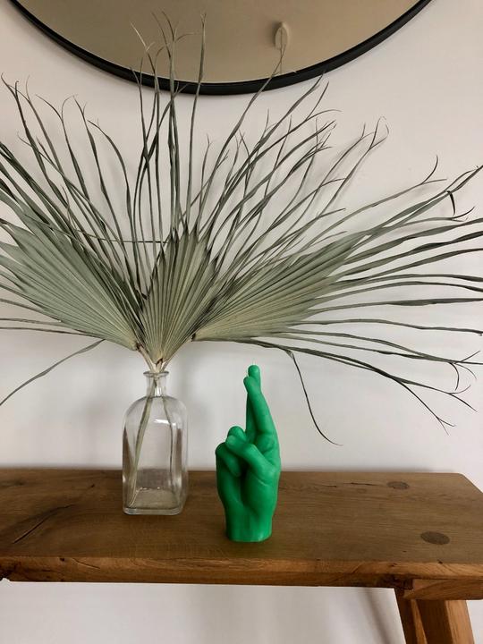 Actual product image Candle Hand crossed fingers (1 pcs.)