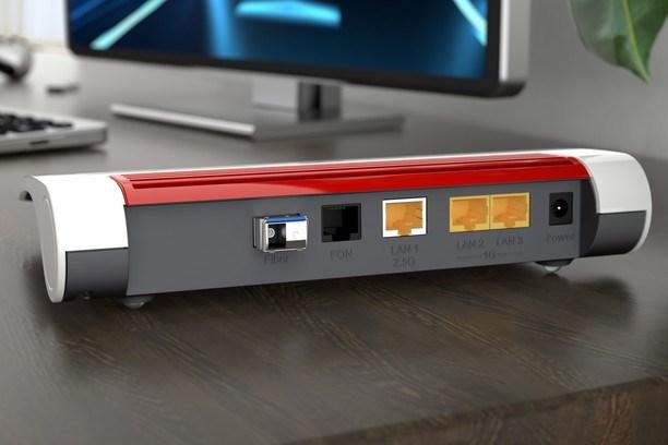 Actual product image AVM FTTH Router FRITZ!Box 5530, with AON SFP