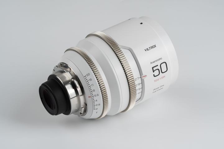 Actual product image Viltrox Anamorphic Lens 50mm T2.0 1.33X PL-Mount (L-Mount, full size)