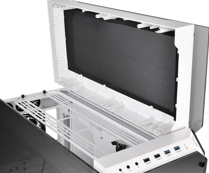Actual product image Thermaltake View 71 (E-ATX)