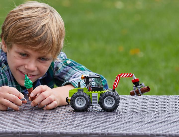 Produktbild LEGO Forsttraktor (60181, LEGO City)