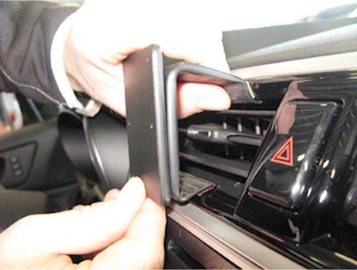 Actual product image Brodit 855406 Car mount Subaru Outback 18
